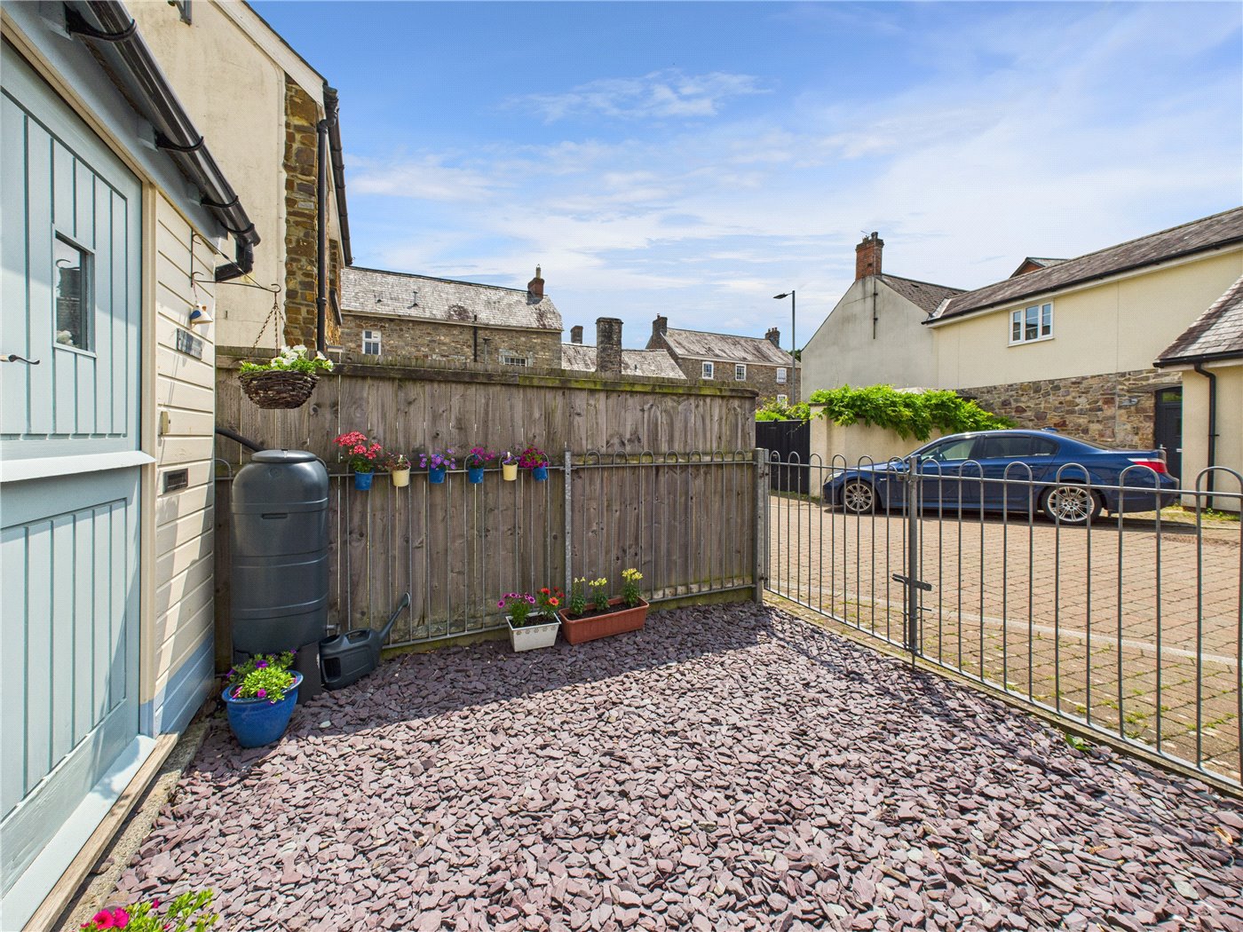 Parking/Garden